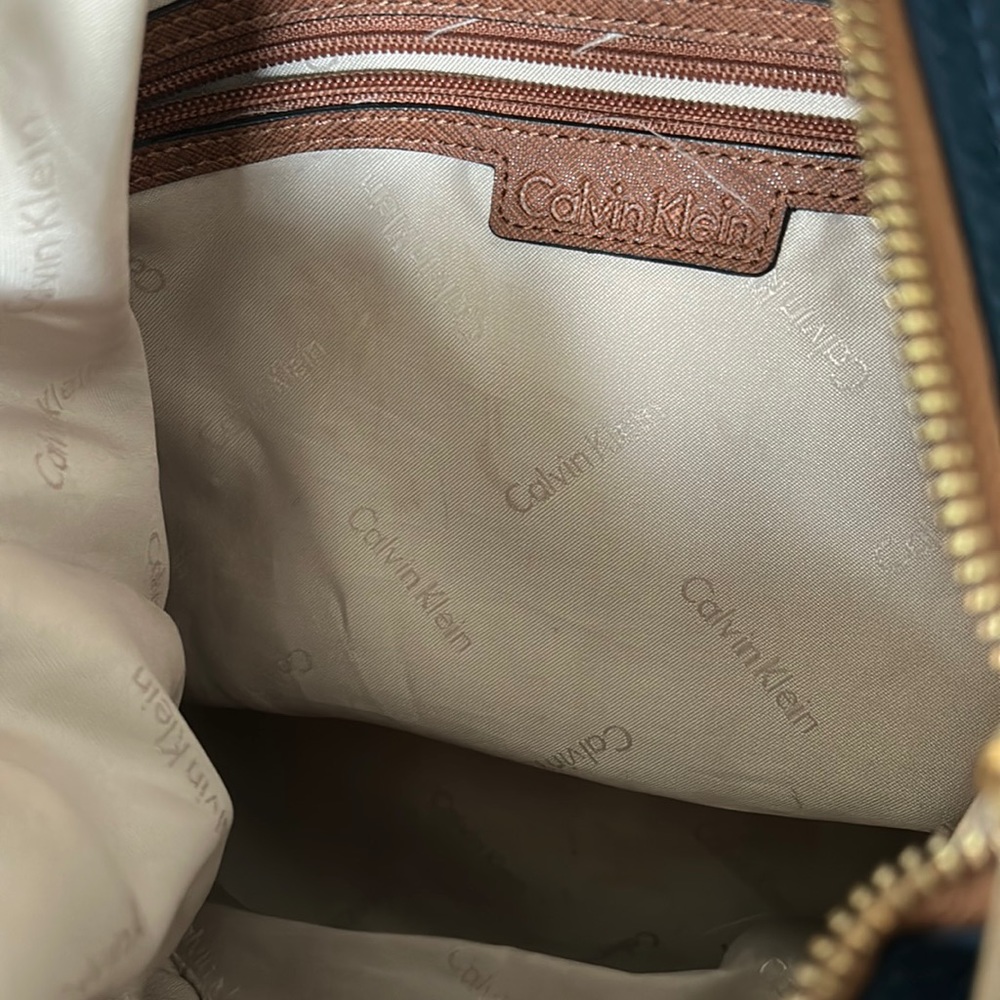 Calvin Klein bag - Picture 2 of 5